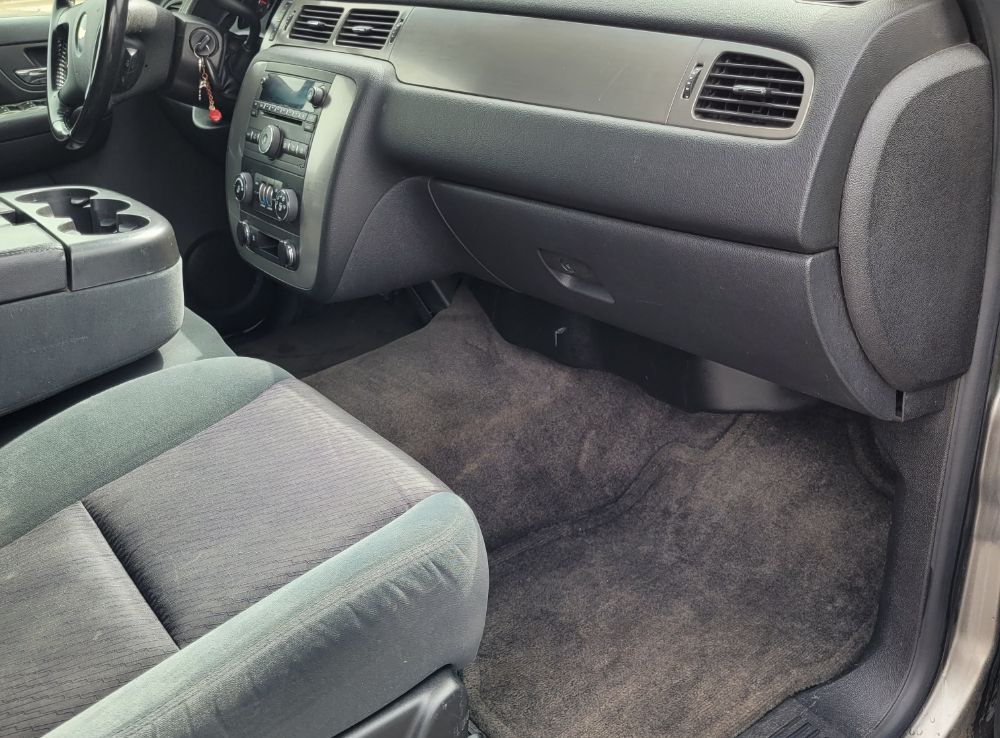 2009 chevrolet suburban ls gray